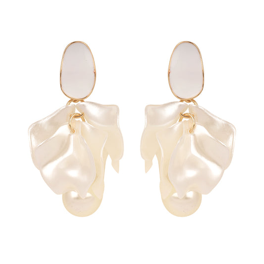 Pearl Petal Earring